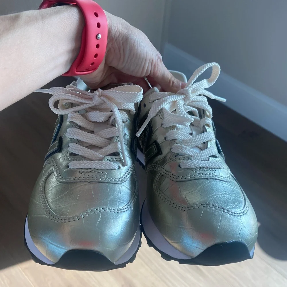 New Balance 574 NWOT, metallic croc embossed, size 6 - Picture 8 of 15